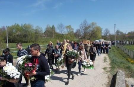 На Львівщині попрощалися з учасником АТО, який загинув у Польщі