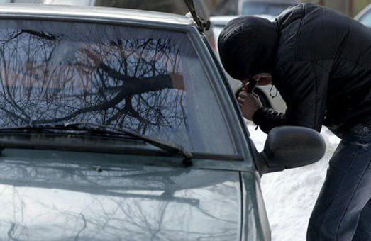 На українсько-польському кордоні виявили авто, розшукуване Інтерполом