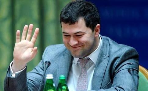 Після звинувачень у розкраданні 2 мільярдів бюджетних коштів Насірова відновили на посаді