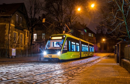 У різдвяний час у львівських трамваях лунатимуть колядки