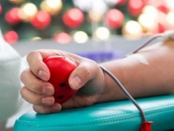 У Львові просять здати кров та допомогти хворим діткам подарунками