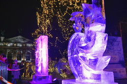 Конкурс крижаних скульптур відбувся біля головної ялинки Львова