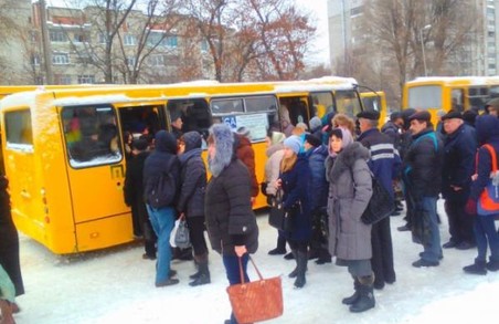 Львів'яни протестують проти здорожчання проїзду у маршрутках
