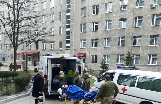 До Львова з Харкова прибули 11 поранених АТОвців