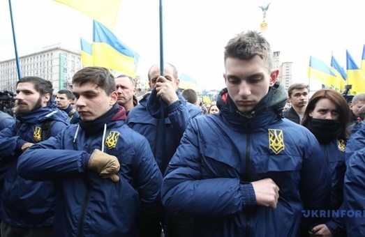 Національний Корпус у Києві вийшов на акцію протесту проти Порошенка