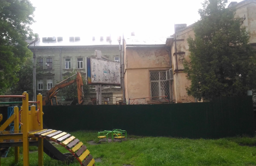 Садовий у Львові руйнує ще одну архітектурну пам`ятку