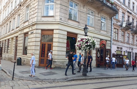 У Львові оштрафували власника квазі-борделю на площі Ринок