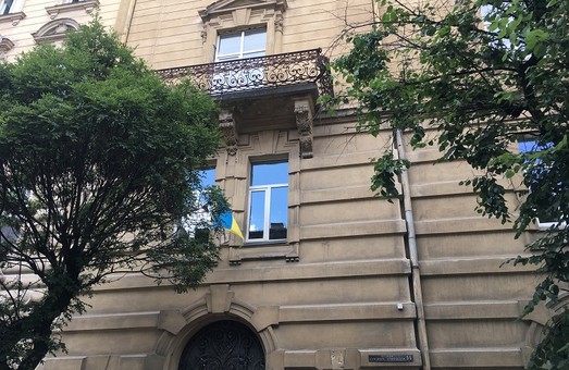 Де справедливість?: у ЛНУ ім.І.Франка демонтували історичні вікна та не отримали штраф
