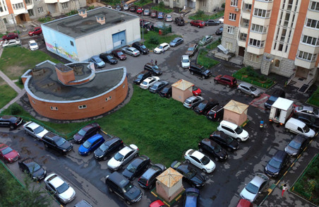 Львівська мерія розгляне питання безкоштовного паркування для львів`ян