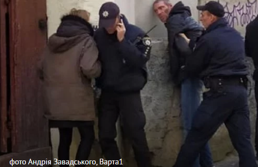 У Львові підлітки з поліцією затримали грабіжників