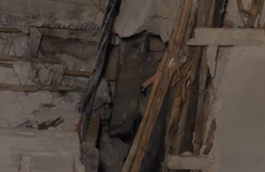 У центрі Львова після капітального ремонту руйнується житловий будинок