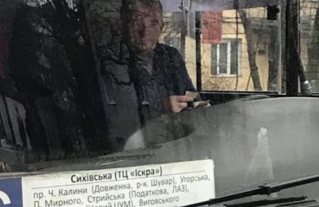 У Львові пасажири скаржаться на водія-екстремала автобусу номер 16