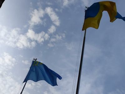 У Львові урочисто підняли кримськотатарський прапор