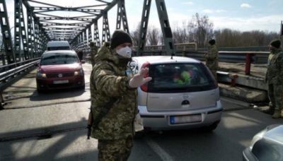 На Львівщині затримали автобус з Італії, пасажирів відправили в інфекційну лікарню