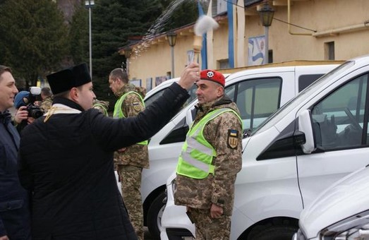 У Львові капелани поблагословили автомобілі для Військової служби правопорядку (ФОТО)