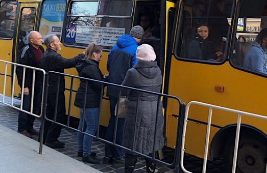 Карантин у Львові: поліція почала штрафувати водіїв маршруток