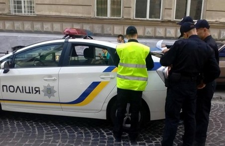 На Львівщині слідчі відкрили провадження за спробу дати хабара поліцейським