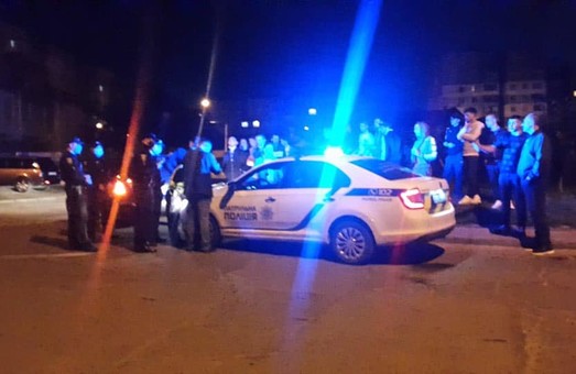 У Львові зупинили авто, повне п'яних правоохоронців