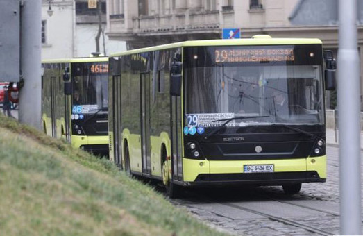 У Львові пенсіонери та інші пільговики зможуть знову безкоштовно їздити в громадському транспорті