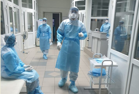 У стаціонарах Львівщини на лікуванні з приводу коронавірусу перебуває 921 особа