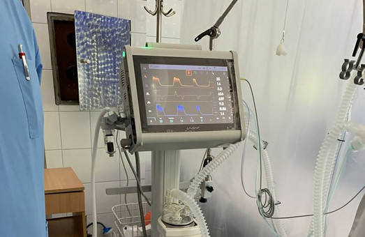 Лікарня у Калуші отримала новий апарат штучної вентиляції легенів