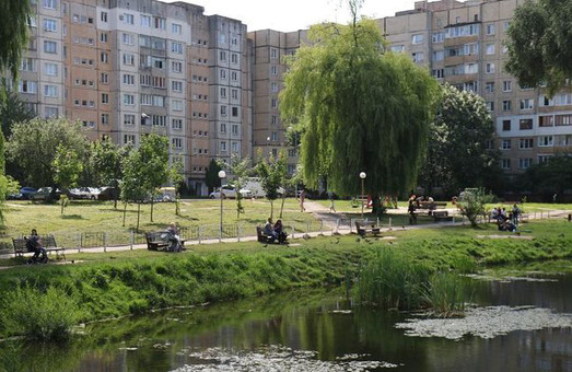 У Львові працюють над очищенням водойм і благоустроєм території навколо них