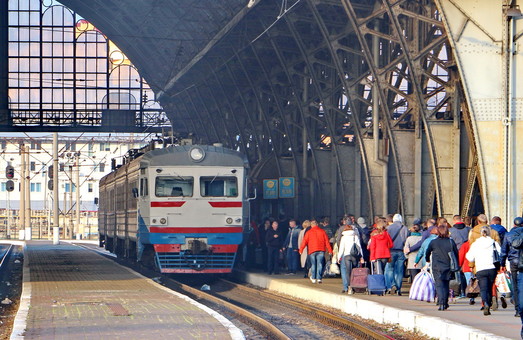 Від сьогодні Львівська залізниця запустила дві пари поїздів зі Львова: до Мостиськ та Здолбунова