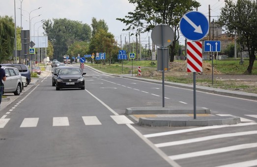У Львові відкрили для проїзду першу ділянку відремонтованої вулиці Данила Апостола