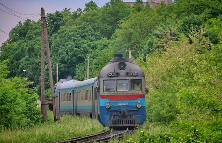 Від завтра Львівська залізниця відновлює курсування кількох приміських поїздів на Закарпатті та Рівненщині