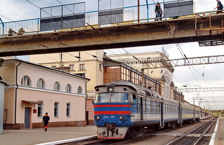 До Тернополя і Луцька уже не заїдеш приміськими поїздами