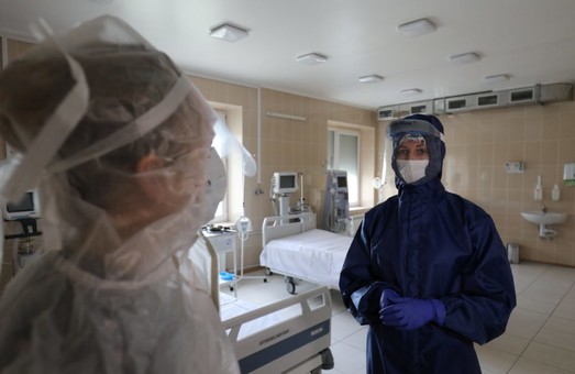 На Львівщині до лікарів із приводу коронавірусу вчора звернулося майже півтисячі мешканців