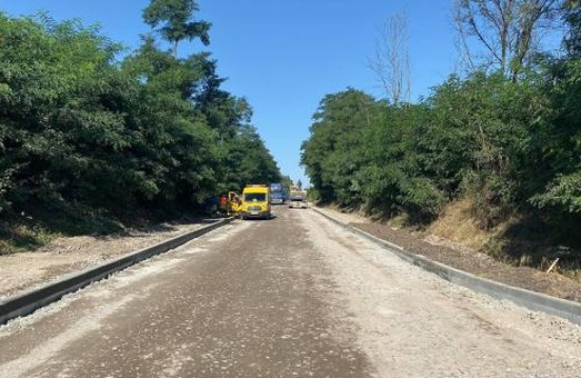 На Львівщині дорогу між Яворовом і Грушевом відремонтують за 7 мільйонів євро