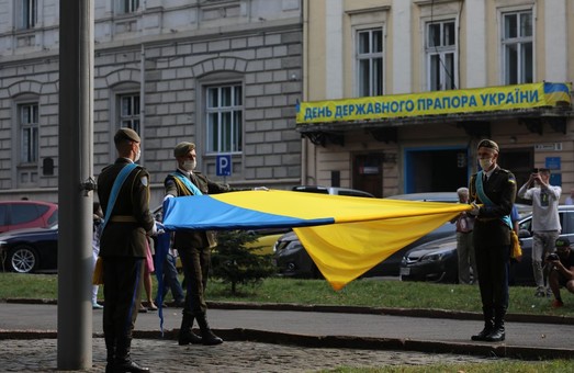 У Львові відбулися церемонії підйому Державного Прапора України (ФОТО)