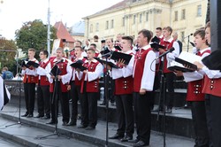 У Львові в День Незалежностиі хор «Дударик» виконав акафіст разом із священиками