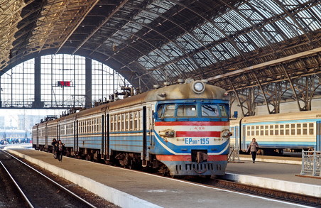 Львівська залізниця змінила маршрути і графіки приміських поїздів через зміни «коронавірусних» карантинних зон