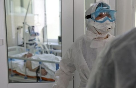 На Львівщині у лікарнях із приводу COVID-19 перебуває майже 1400 пацієнтів