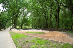 У Львові в лісопарку «Білогорща» облаштовують бічні алеї