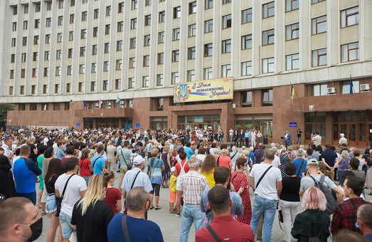 У Івано-Франківську протестували проти «червоної» карантинної зони, в яку потрапило місто