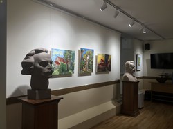 У Львівському музеї Каменяра відкрилася благочинна виставка «Портрет Франкової груші»