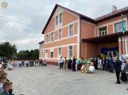 У селі Верхня Білка біля Львова відкрили добудовану школу