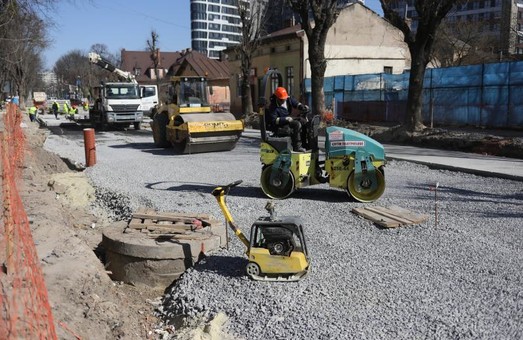 У Львові шукають підрядника для ремонту доріг і тротуарів на вулиці Надійній