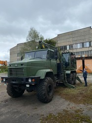 Дрогобицький завод автокранів освоїв спецтехніку для військовиків за стандартами НАТО  (ФОТО)