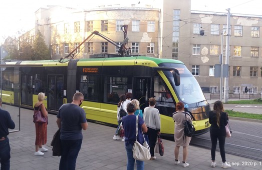 У Львові надвечір перестали курсувати трамваї на Сихів