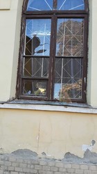 У Жовкві на Львівщині у приймальні Синютки побили шибки