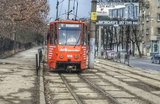 У Львові зранку «замінували» трамвай. Зловмисника затримали