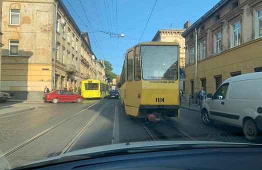 У Львові на Личаківській зупинилися трамваї