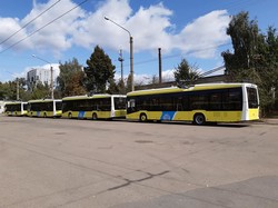 Сплутали вересень і березень: у тролейбусне депо Львова нарешті прибули усі нові тролейбуси «Електрон»