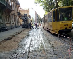 На вулиці Вітовського у Львові замінили аварійні трамвайні колії