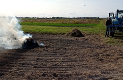На Львівщині державні екоінспектори борються із паліями сухої трави