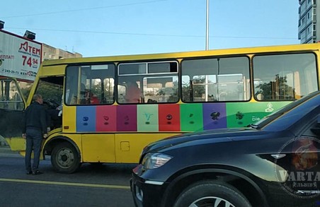 У Львові водію рейсового автобусу стало погано за кермом